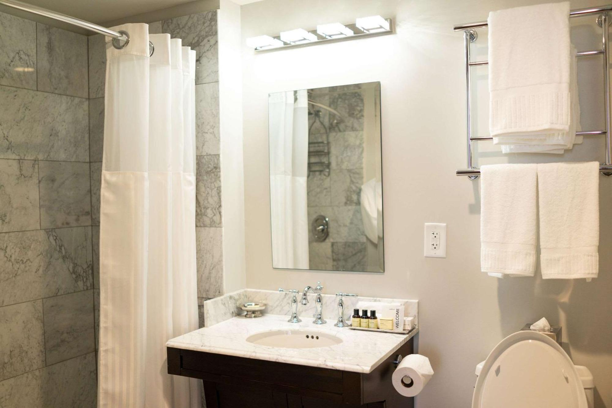 The Esquire Hotel Downtown Gastonia, Ascend Hotel Collection エクステリア 写真